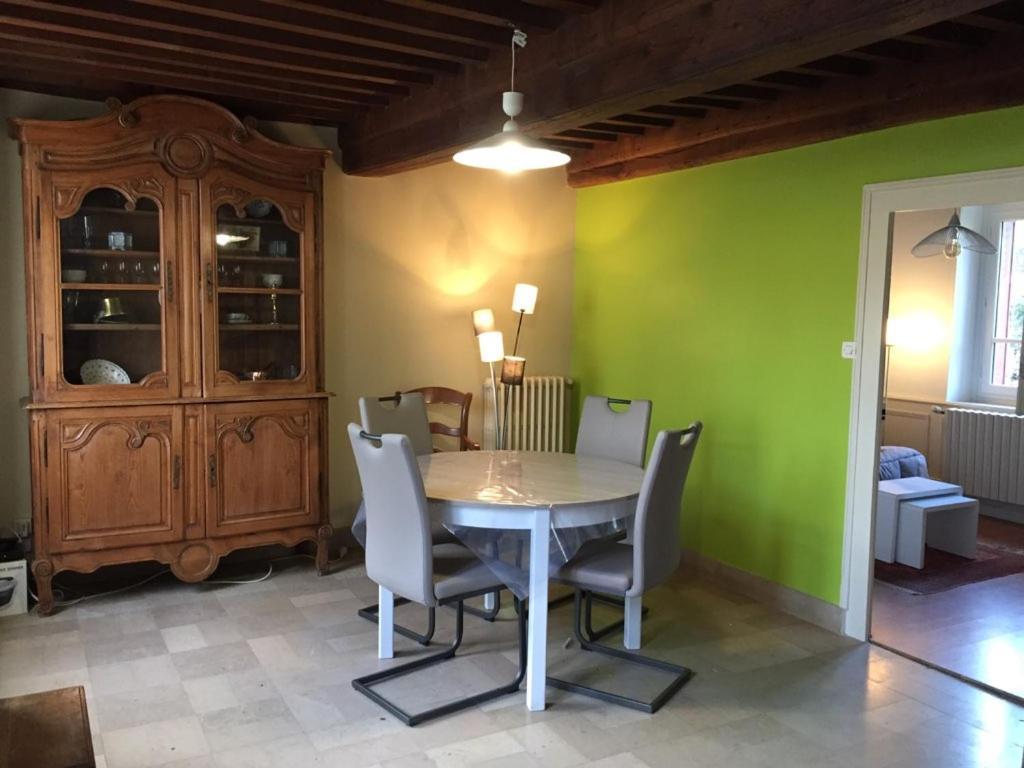L' Huis-Au-Tilleul Quarré-les-Tombes Exteriér fotografie